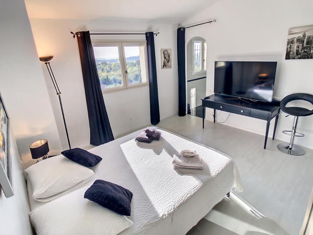 3 Bedrooms Villa Near Cannes - Pool & Jacuzzi - Sea View 망들리유 라 나플 외부 사진