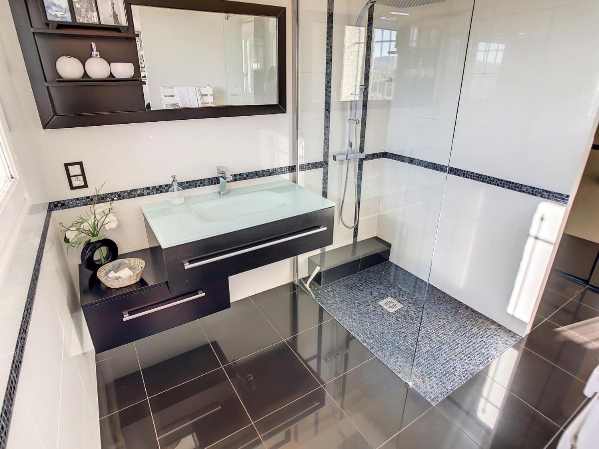 3 Bedrooms Villa Near Cannes - Pool & Jacuzzi - Sea View 망들리유 라 나플 외부 사진