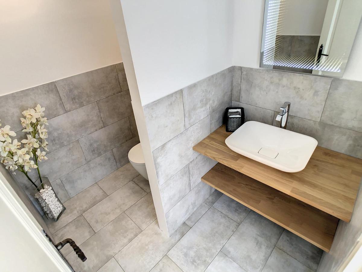3 Bedrooms Villa Near Cannes - Pool & Jacuzzi - Sea View 망들리유 라 나플 외부 사진
