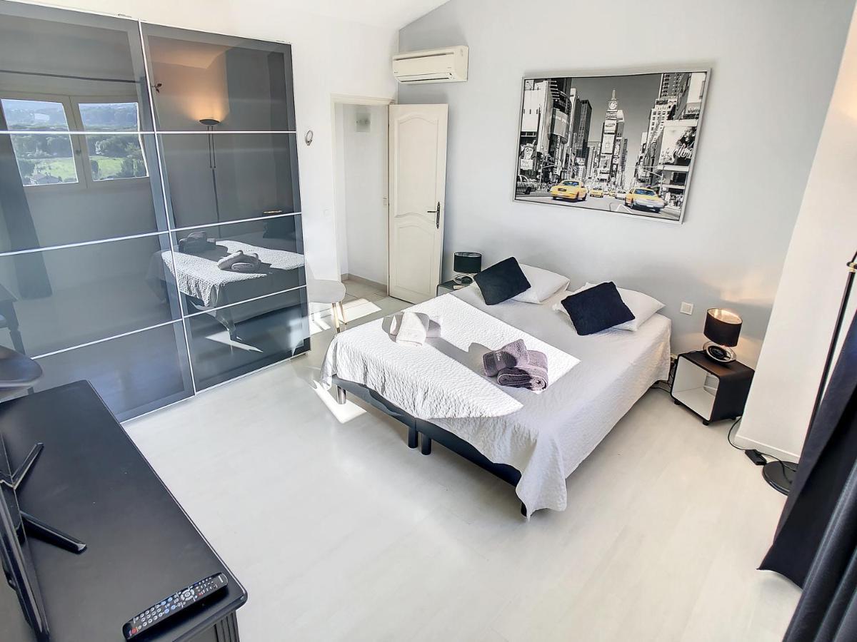 3 Bedrooms Villa Near Cannes - Pool & Jacuzzi - Sea View 망들리유 라 나플 외부 사진