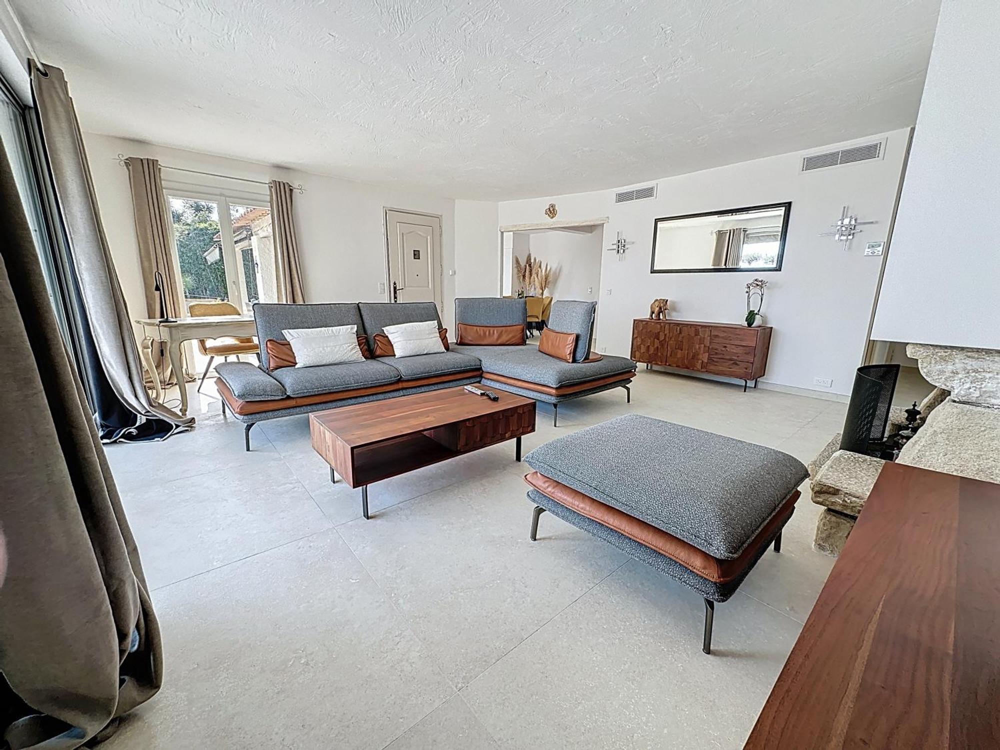 3 Bedrooms Villa Near Cannes - Pool & Jacuzzi - Sea View 망들리유 라 나플 외부 사진