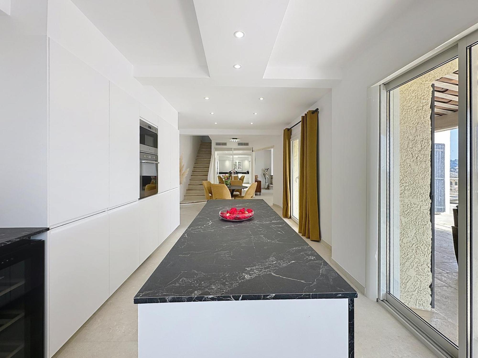 3 Bedrooms Villa Near Cannes - Pool & Jacuzzi - Sea View 망들리유 라 나플 외부 사진