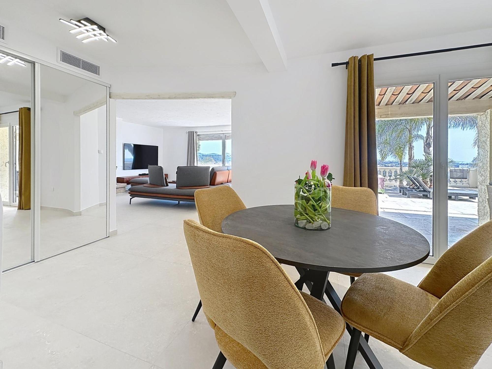 3 Bedrooms Villa Near Cannes - Pool & Jacuzzi - Sea View 망들리유 라 나플 외부 사진