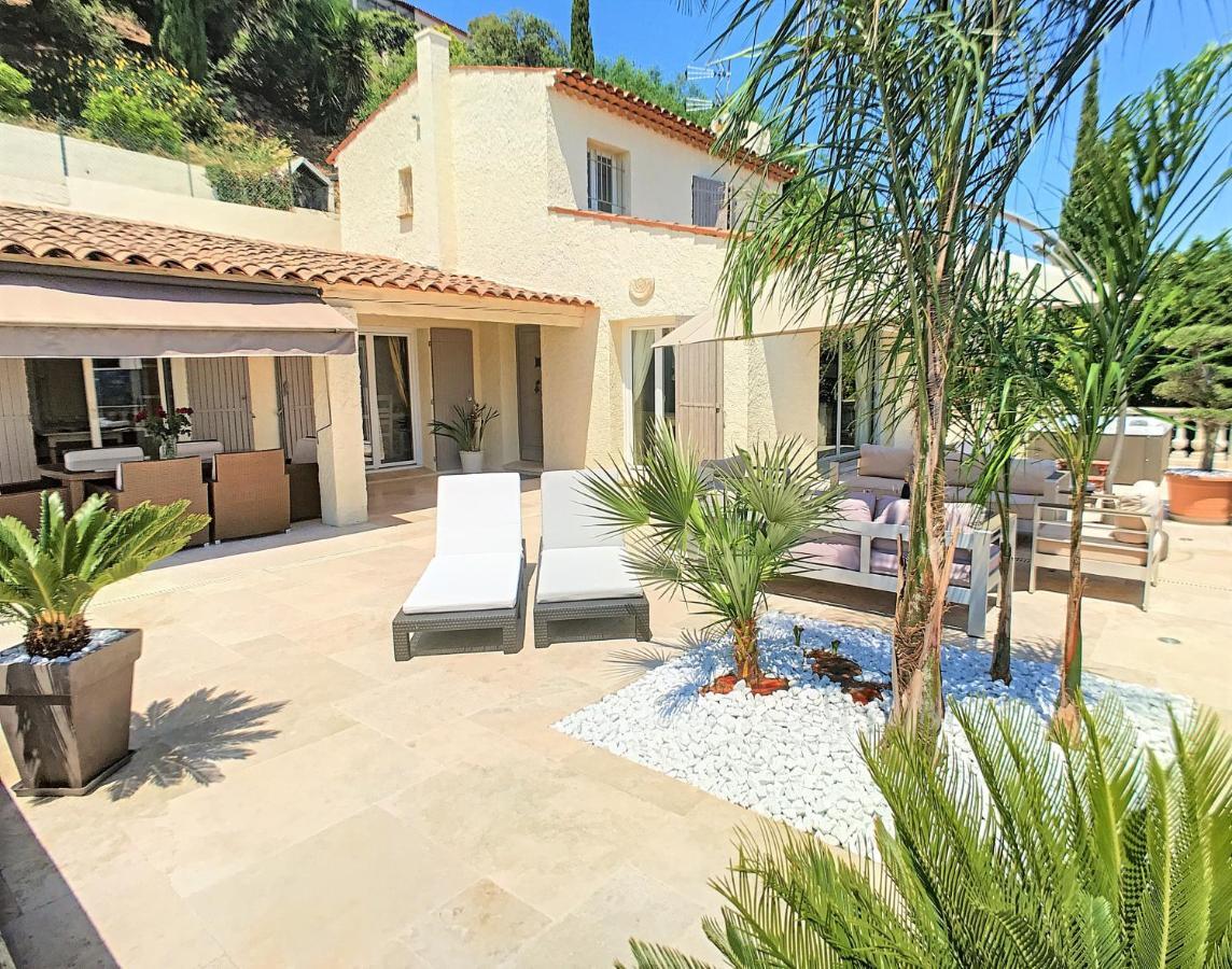 3 Bedrooms Villa Near Cannes - Pool & Jacuzzi - Sea View 망들리유 라 나플 외부 사진